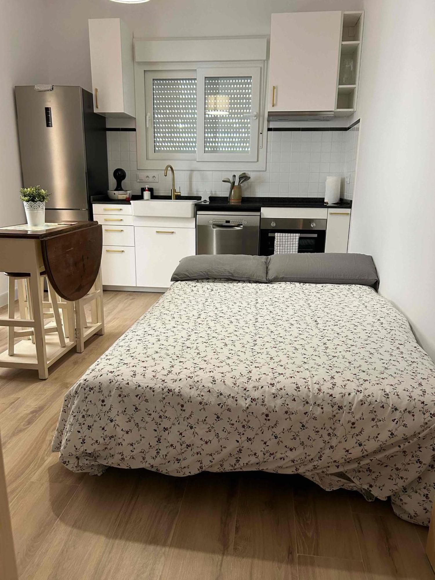 Apartamento Con Wifi, Patio Y Garaje Privado Alcala de Guadaira Exterior photo